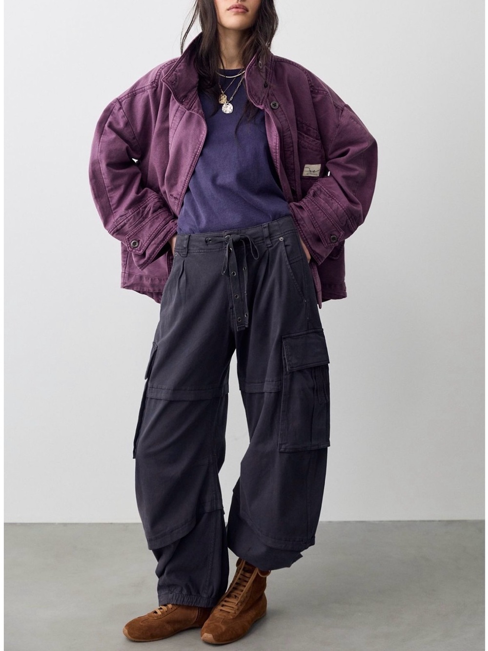 Women’s Relaxed Cargo Pants in Charcoal